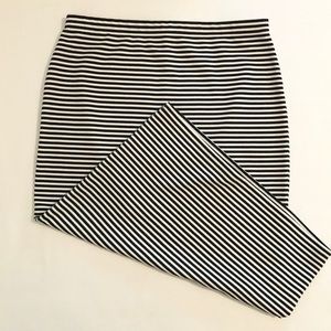 Max Studio Black & White Pencil Skirt (M)
